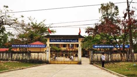 Trần Thị Thanh Xuân pa zay học đoọng bơơn bhrợ cơnh p’rơơm nắc pa câl chr’na đh’nắh