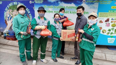 Pa dưr bh’rợ âng công đoàn zư x’mir lêy ha đoàn viên coh pr’luh cr’ay Covid-19