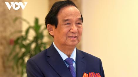GS. TS Nguyễn Lân Dũng- Xay bhrợ lứch c’rơ âng đay tu cr’noọ bh’rợ âng đhanuôr