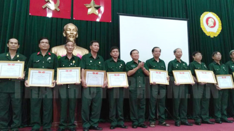 Cựu chiến binh gương mẫu dưr clan pậ bhứah đợ râu liêm chr’nắp cóh đhanuôr