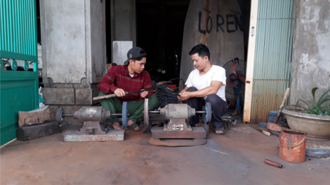 C’lâng lướt t’mêê đoọng ha bh’rợ dh’đhêếh ty đanh cóh chr’hoong Hướng Hóa