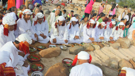 Ninh Thuận: Đhanuôr Chăm zr’lụ p’răng xơớt bhui har hơnh déh bhiệc bhan Ramưwan