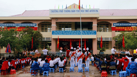 Gia Lai học sinh acoon cóh r’rộ r’răm t’ngay khai giảng