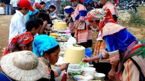 Liêm pr’hay chợ phiên cóh c’noong k’tiếc