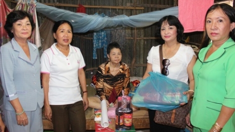 Vĩnh Long bhrợ têng rơợng nhâm Chỉ thị âng Ban bí thư, cắh penh pháo hoa đoọng zư đợc pr’đươi k’rang lêy đoọng ha pêê đha rứt