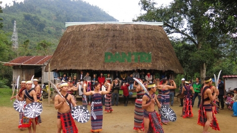 T'RUÍH PHÁT THANH T'NGAY 25-11