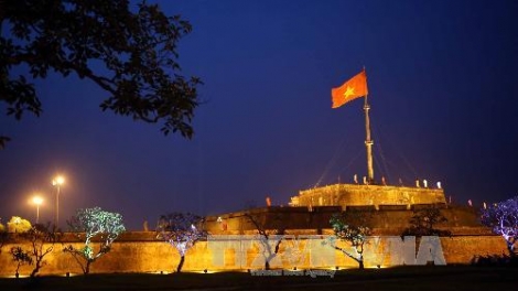 “ Hân noo ha ọt đhăm k’tiếc Huế” âi đương ra văng pa cắh đhị thủ đô Hà Nội