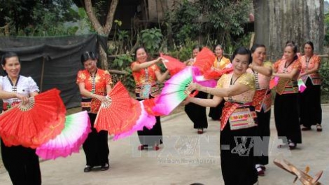 Chắp hơnh 78 bh’rợ văn nghệ ty đanh Việt Nam 2016