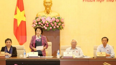 Ra văng bhrợ pr’họp g’lúh 5 âng Ủy ban Thường vụ Quốc hội khóa XIV