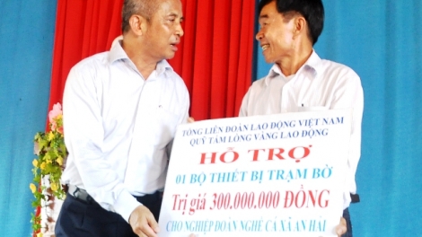 Quảng Ngãi lấh 500 ực đồng zooi zúp đoàn viên nghiệp đoàn bh’rợ a’xiu lưm bhrêy tắh cóh biển