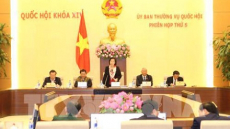 Uỷ ban Thường vụ Quốc hội: bhrợ têng pr’họp g’lúh 5