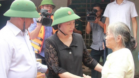 Chủ tịch Quốc hội lưm ta moóh, tr’pác raau k’đháp lâng đhanuôr ắt đhị zr’lụ túh tỉnh Hà Tĩnh