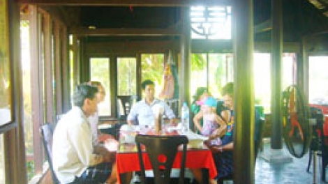 Quảng Nam: la ngúa la bam bh’rợ ắt đhêy đhị đong đhanuôr