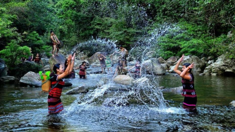 Hoọm tọom đác – muy râu văn hóa liêm pr’hay