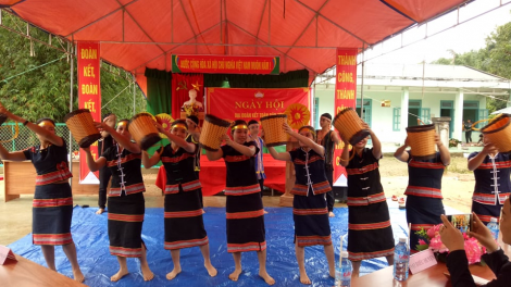 Loom luônh ta nih liêm âng đhanuôr coh k’noong k’tiếc Nam Giang