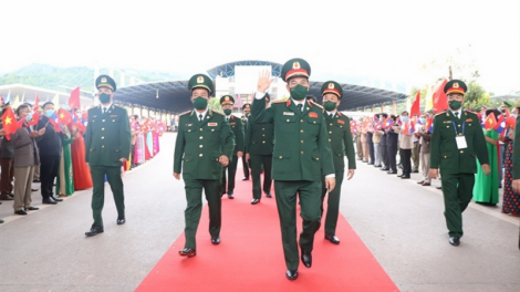 Pa zưm têy lâng k’bhuh Biên phòng zư nhâm mâng c’lâng ca noong k’tiếc cr’lặ t’nil