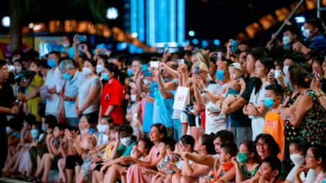 C’bhuh bha ar xră: Du lịch miền Trung xooc p’zay chơơc lêy ma nưih pa bhrợ