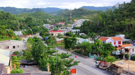 Đảng bộ Nam Giang: Cóh 70 c’moo bhrợ t’váih lâng dưr pậ k’rơ