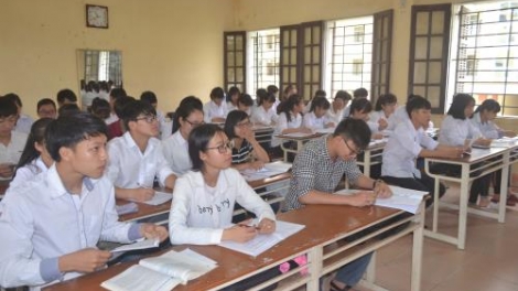 Học sinh trường Phổ thông dân tộc nội trú Quảng Ngãi  Âi ra văng ha g’lúh thi THPT k’tiếc k’ruung