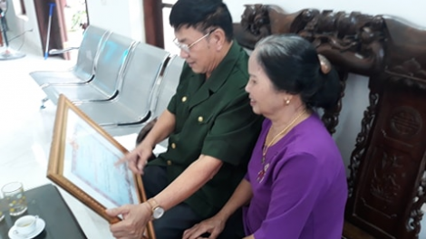 Tr’lum lâng ađoo cựu chiến binh ting pâh dzông cờ coh p’bhung đong Bộ tổng tham mưu Nguỵ quyền Sài Gòn t’ngay 30/4/2020