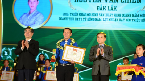 Đắk Lắk: Zr’lụ choh tri pa chô bh’nơơn 400 ức đồng zập c’moo âng đha đhâm kỹ sư phần mềm