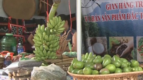 Chợ pa câl r’véh r’đoong, bh’năn âng zr’lụ da ding k’coong