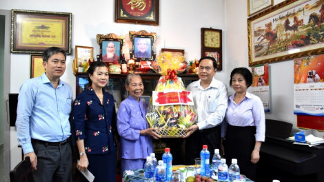 Đà Nẵng hay tước g’lêếh c’rơ âng manuýh chrooi đoọng g’lêếh c’rơ ooy Cách mạng
