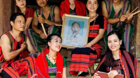 Ava Hồ coh loom âng đhanuôr A Lưới