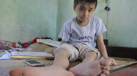 Rau t’bhlâng k’rơ pa bhlâng âng ađoo p’niên pân juýh dzuung thuỷ tinh