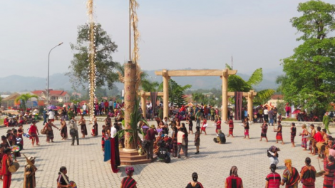 A riêu Căn – bhiệc bhan pa têết k’rong zập ngai