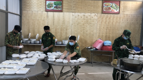 Bộ độ Biên phòng z’zêệ zooi  đoọng đha nuôr cnoong k’tiêc