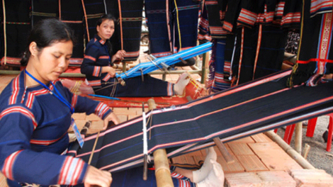 Ma nứih Ba Na pa dưr lâng zư đớc bh’rợ t’taanh âng ma nứih đay