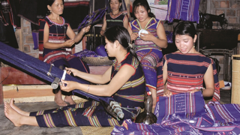 Pachoom bh’rợ tr’nêng đoọng ha đhanuôr acoon cóh, bhiệc bhrợ tơợ Bắc Trà My