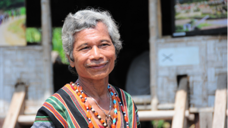 Video: Ma nứih vêy chr’nắp bhrợ têng ting pr’too âng Ava Hồ(NGƯỜI CÓ UY TÍN Ở VÙNG CAO LÀM THEO LỜI BÁC)