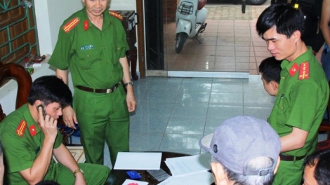 Video: Công an chr'hoong Phước Sơn coóp 5 cha nắc vêy bh'rợ câl bhlêy lâng đươi dua lệt xa nay ma tuý