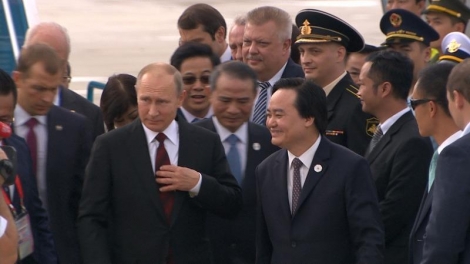 Video: TỔNG THÔNG NGA PUTIN TỚI ĐÀ NẴNG