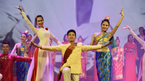 CÔ GÁI SẦM NƯA XINH ĐẸP -  TRẦN TIẾN
