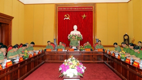C’xêê 4/2017: Lêy cha mệêt, bhrợ têng lấh 3 r’bhầu 400 tu bhiệc bhrợ lết hình sự