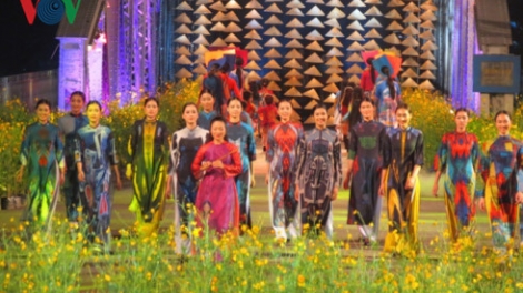 Pr’lứch Festival bh’rợ tr’nêng truyền thống Huế 2017