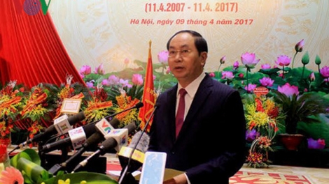 Chủ tịch nước Trần Đại Quang pấh bhiệc bhan  hơnh deh 10 c’moo bhrợ t’váih Đảng bộ Khối apêê cơ quan Trung ương