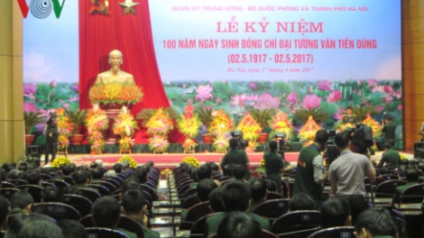 Bhiệc bhan hơnh déh 100 c’moo t’ngay n’niên âng Đại tướng Văn Tiến Dũng