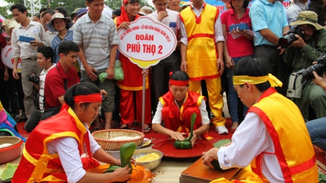 Bấc rau bh’rợ tr’nêng văn hoá chr’nắp pr’hay cóh bhiệc bhan Đền Hùng 2017