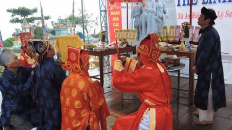 Lý Sơn bhrợ têng bh’rợ Khao lề thế lính Hoàng Sa