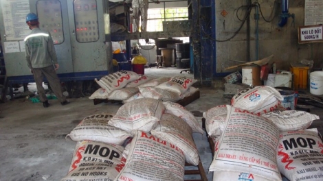 Bến Tre: lấh 80% râu phân bón, ch’na bh’năn ch’mêệt lêy bơơn lêy bhrợ lệt
