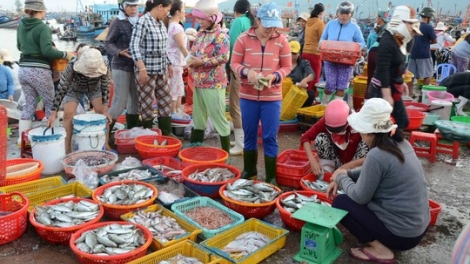 Quảng Ngãi: Lướt ta bơơn mơ bơr pêê t’ngay cóh biển, bhuông chô đơơng bấc pa bhlâng achông axiu ooy toor
