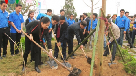 Trung ương Đoàn k’đươi bhrợ Tết chóh n’loong 2017