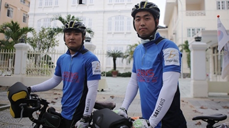 C’lâng lướt “ Xin lỗi” Việt Nam âng bơr sinh viên Hàn Quốc
