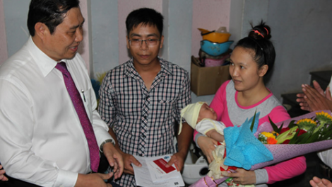 Đà Nẵng bhrợ têng liêm choom bhiệc pazao đoọng bha ar khai sinh, bảo hiểm y tế, hộ khẩu đhị pr’loọng đông p’niên