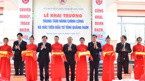 Thủ tướng Nguyễn Xuân Phúc tước pấh bhiệc bhan bhrợ têng Trung tâm Hành chính công lâng padưr pa’xớc k’rong bhrợ tỉnh Quảng Nam
