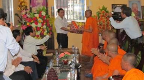 Tây Nam bộ lưm, hơnh déh Tết Chôl Chnăm Thmây sư sãi, đhanuôr Khmer Sóc Trăng